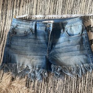 KanCan Estilo Jean short frayed bottoms SIZE 28 NEW!